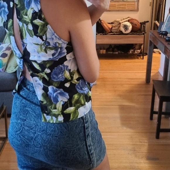 AMERICAN APPAREL Floral Sleeveless Blouse - Picture 7 of 7